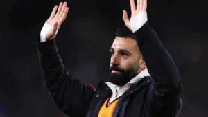 ليفربول يقرر الاستغناء عن محمد صلاح بعد تصاعد أزمة آرني سلوت